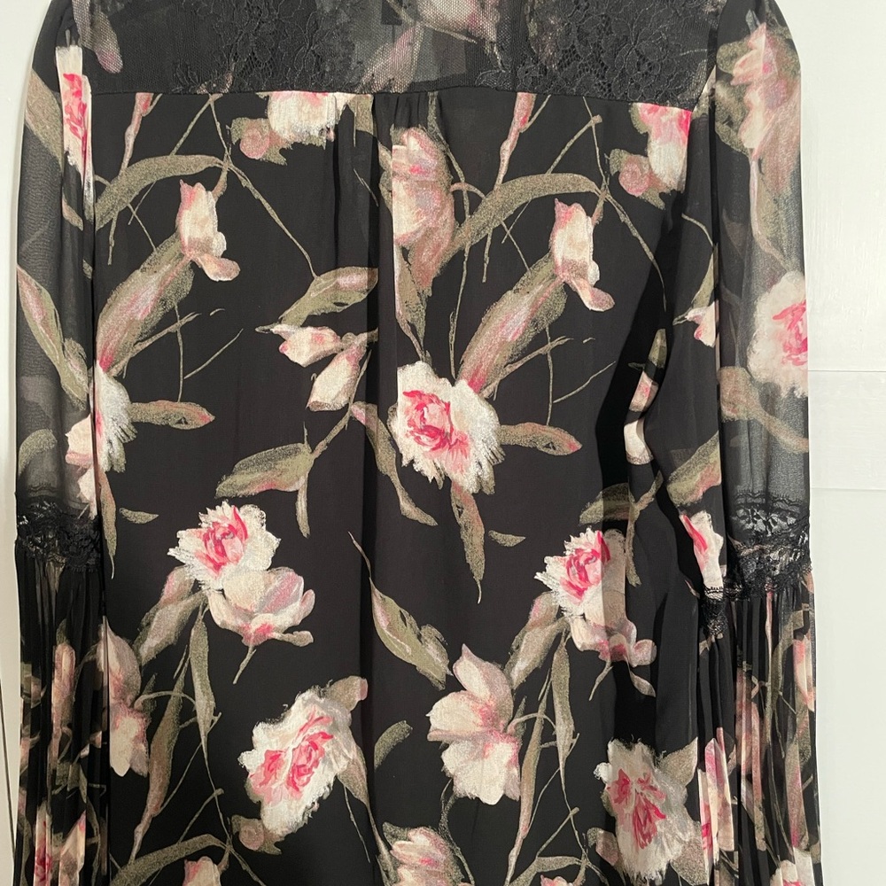 White House Black Market Black Floral Blouse - Picture 2 of 14